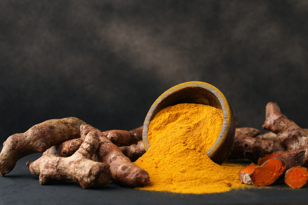 turmeric root and powder