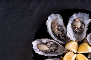 fresh oysters with lemon